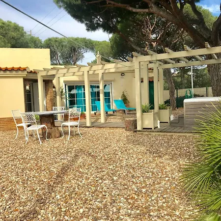 Vila Oasis Relax Jacuzzi * Quarteira