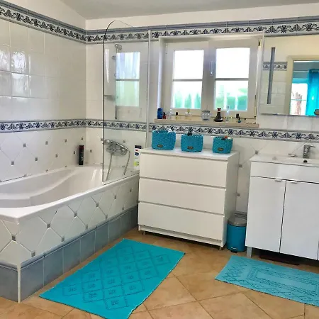 Vila Oasis Relax Jacuzzi * Quarteira